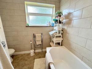 Cartlodge Avenue- click for photo gallery
